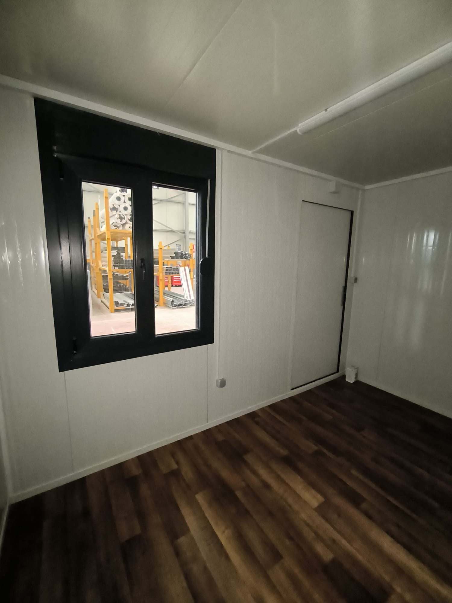 Module T DE | Bürocontainer– Modell OC-23 (600 × 240 cm / 20 Fuß)