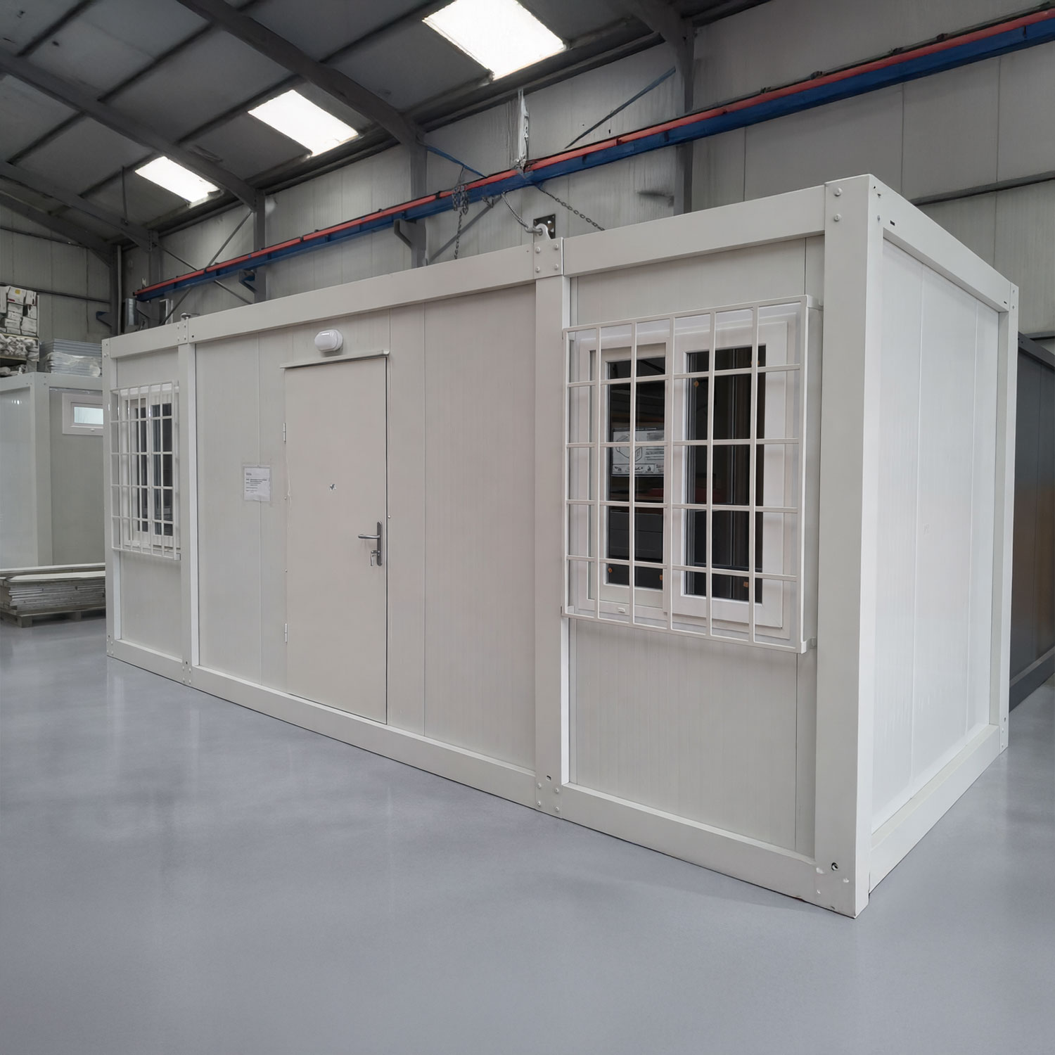 Module T DE | Bürocontainer mit WC und Küche – Modell OC-25 (600 × 240 cm / 20 Fuß)