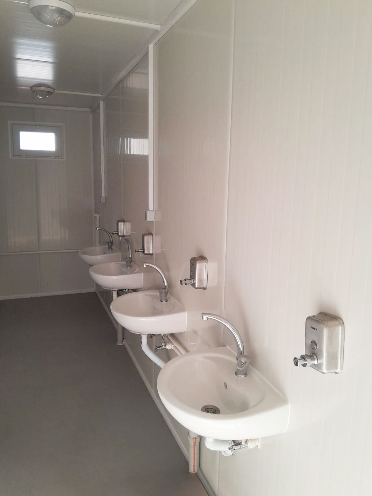 Module T DE | SC-A6000.2 – Sanitary Container with Toilets and Showers 14.4 m²