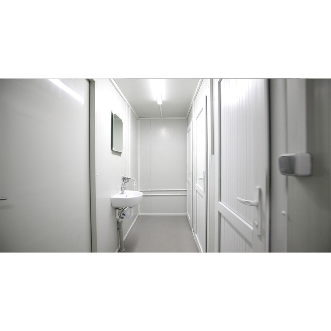 Module T DE | Sanitärcontainer mit 3 Duschkabinen – Modell SC-A3000.3 (300 × 240 cm / 10 Fuß)