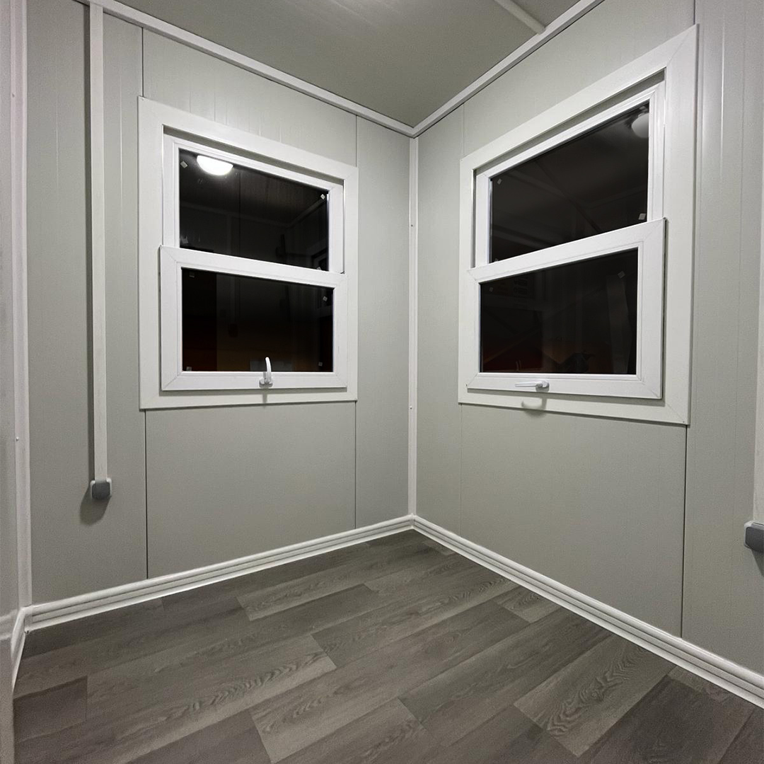 Module T DE | Pförtnercontainer GH-1500.1 – 4,7’ (143 × 143 cm)