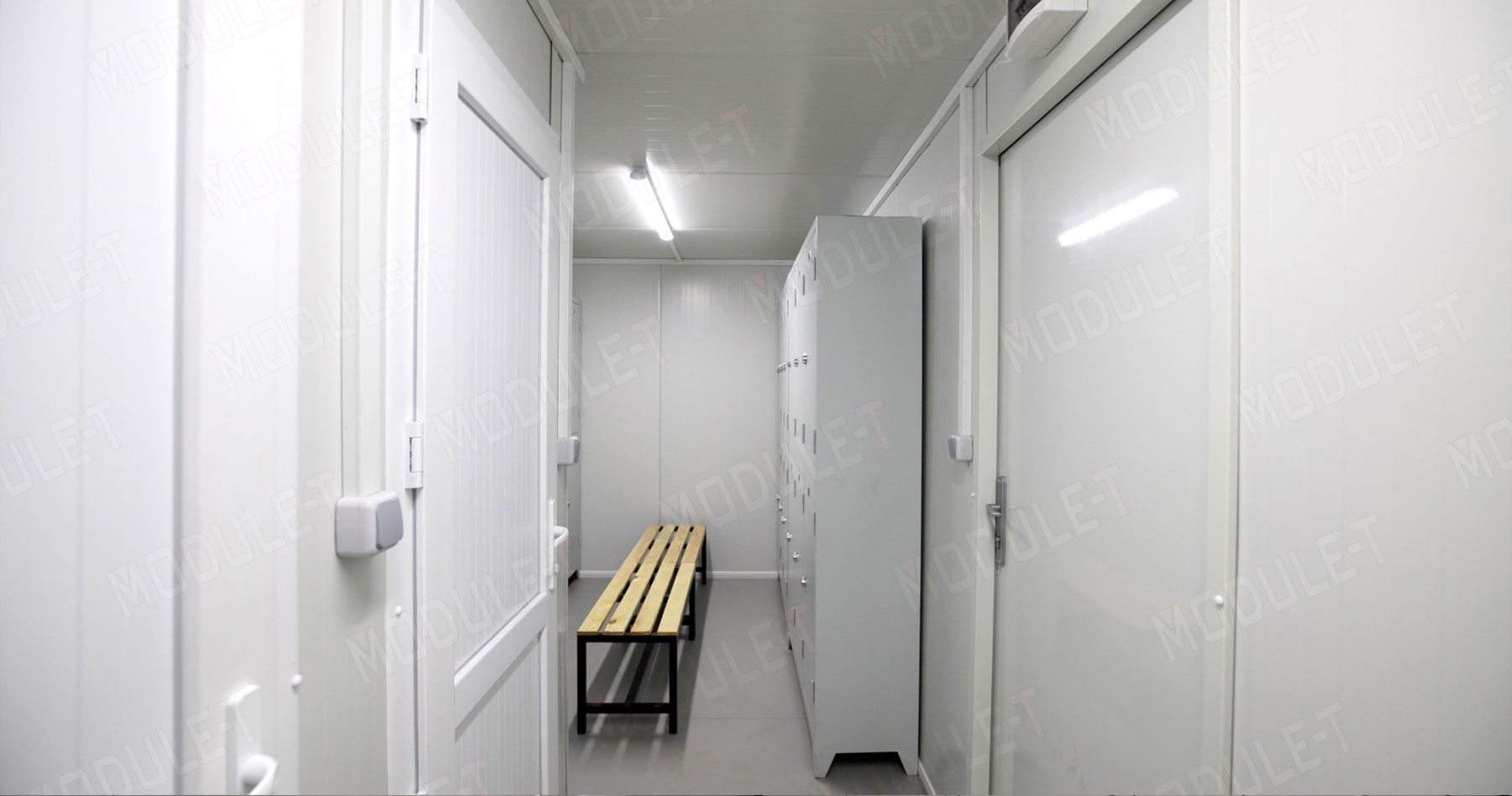 umkleidecontainer-fuer-sport-innenansicht.jpg